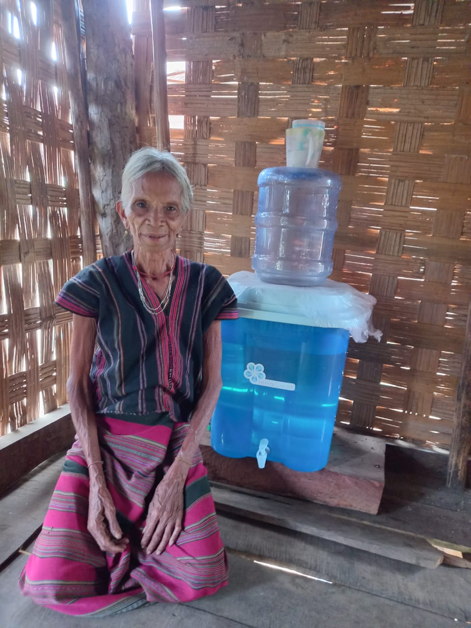 How to clean a water bottle,a Secret from a Russian Grandma